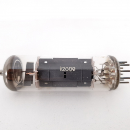 1 X PL84 ULTRON TUBE. COPPER RODS. 59mA. 4. CH71