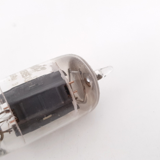 1 X 12AX7 GE TUBE. 1950s PROD. 17MM....