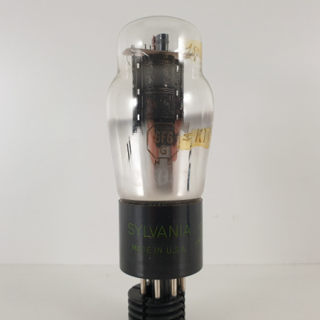 1 X 6F6G SYLVANIA TUBE. 1940s PROD. BLACK PLATES. SOLID GETTER. 82%. 13. CH82