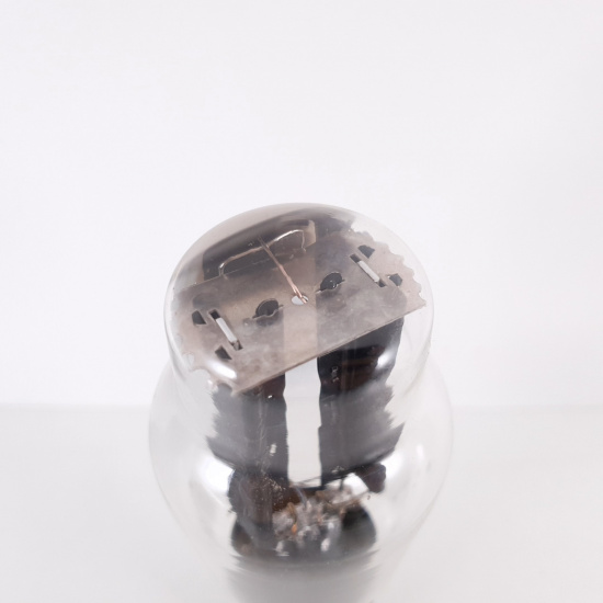 1 X 5Z3 RCA TUBE. 1963 PROD. BLACK...