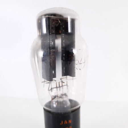 1 X 5Z3 RCA TUBE. 1969 PRODUCTION. BLACK PLATES. TOP RECTANGULAR GETTER. 5. CH84