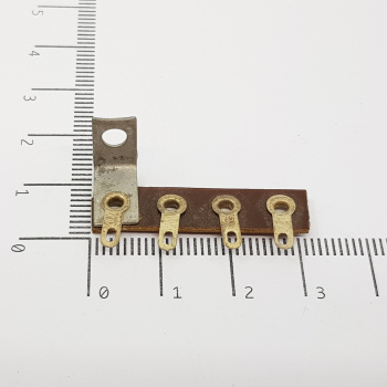 4 SOLDER LUG BAKELITE...