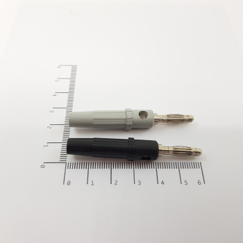 2 X MALE BANANA POWER PLUG....