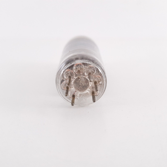 1 X 6AQ5 RCA TUBE. BLACK PLATES....