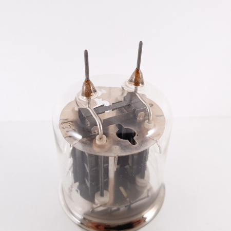 1 X CV2666 MULLARD TUBE. BLACK PLATES. BIG LOGO. E247.E250