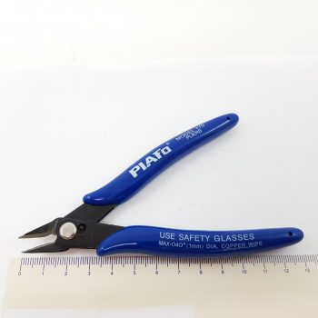 1 X MINI CUTTING PLIERS....