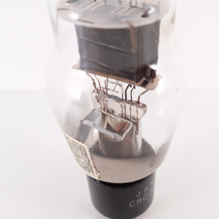 1 X 59 RCA TUBE. 1950s PROD. BLACK PLATES. RECTANGULAR GETTER. 10. CH94