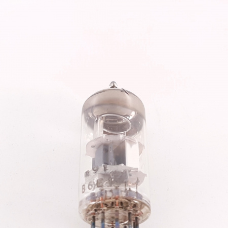 1 X ECC84 VALVO TUBE. 1960s MULLARD PROD. B-CODES. COPPER RODS. 5. CH102