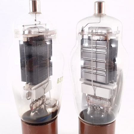 2 X 837 TUBE. 1950s BRITISH PROD. BLACK PLATES. 96/92% MATCHED PAIR. 4. CH106