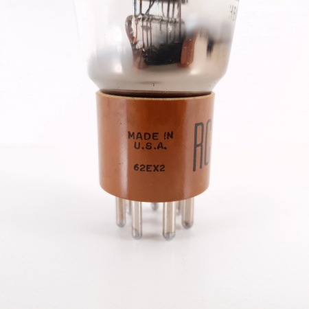 1 X 837 RCA TUBE. 1950s PROD. BLACK PLATES. RECTANGULAR GETTER. 5. CH106