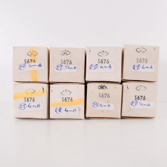 8 X 5676 RT LA RADIOTECHNIQUE TUBE....