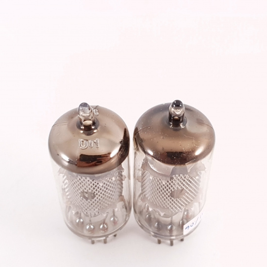 2 X EF86 VALVO TUBE. 1960s PROD. MESH...