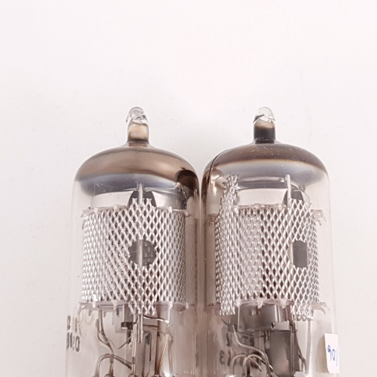 2 X EF86 VALVO TUBE. 1960s PROD. MESH...