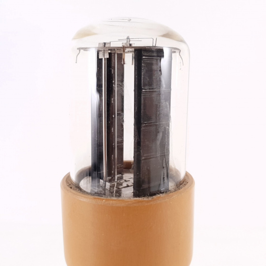 1 X 5R4WGA TUBE. BLACK PLATES. DUAL...