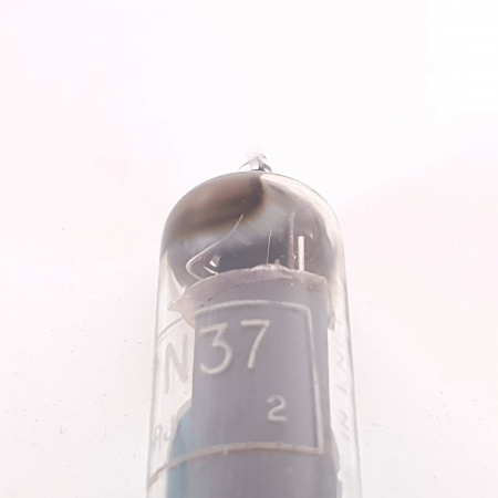 1 X N37 MARCONI TUBE. RECTANGULAR GETTER. 77%. 1. CH135