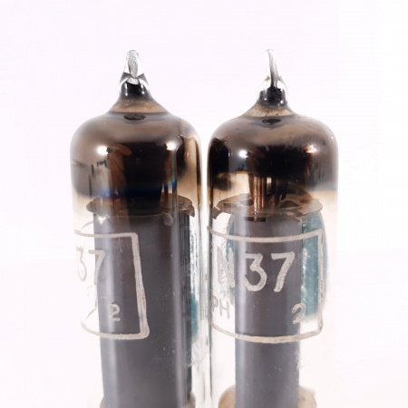 2 X N37 MARCONI TUBE. RECTANGULAR GETTER. 91/87% MATCHED PAIR. 2. CH135