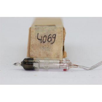 1 X 4069 MULLARD TUBE. RC101