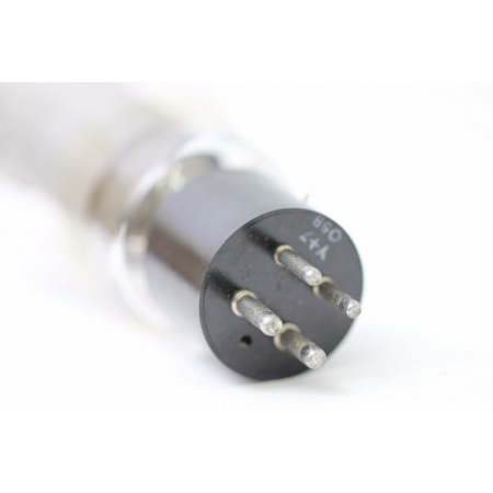 1 X PL57 - PL5559 PHILIPS TUBE. NOS/NIB. RCB362