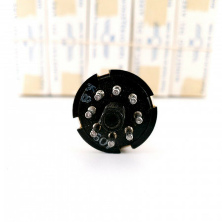 10 X 6K8GT TUBE. MULLARD BRAND. M65.E555