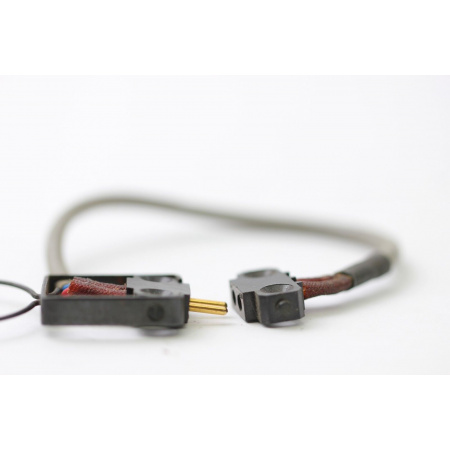 1 X RARE CONNECTOR 4mm BETWEEN PINS NEW OLD STOCK. RCZOC1