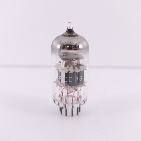 1 X PCC88 TESLA TUBE. 26. CH139