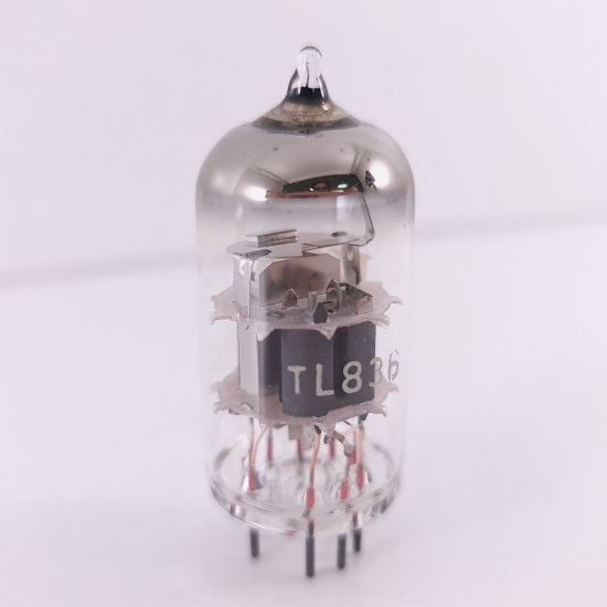 1 X PCC88 TESLA TUBE. 26. CH139