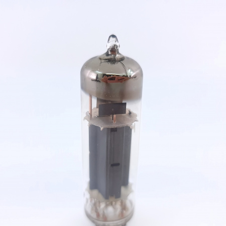 1 X PL82 MINIWATT TUBE. 1960s MULLARD PRODUCTION. B-CODES. 4. CH147