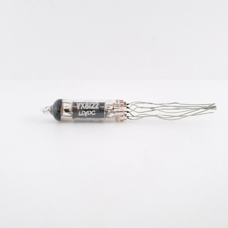 1 X VX8122 MULLARD TUBE. FLAT GETTER. CH40