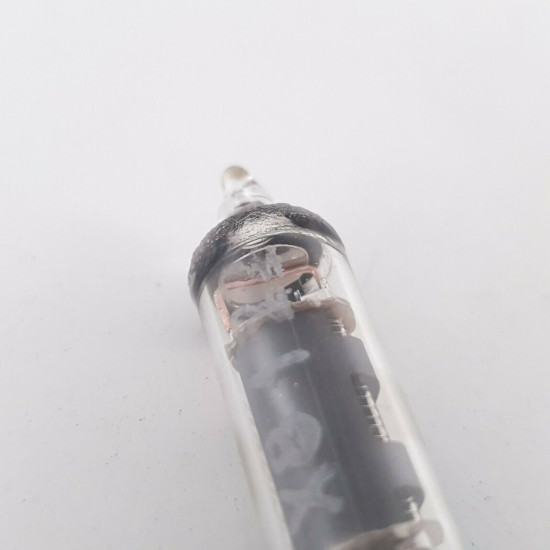 1 X VX8122 MULLARD TUBE. FLAT GETTER. CH40