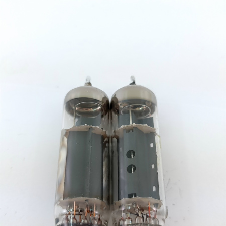 2 X PL82 TITAN TUBE. TUNGSRAM PRODUCTION. MATCHED PAIR. 38. CH148