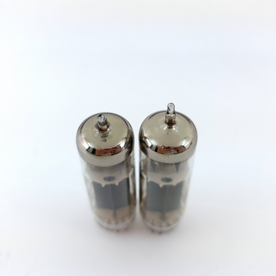 2 X PL82 TITAN TUBE. TUNGSRAM...