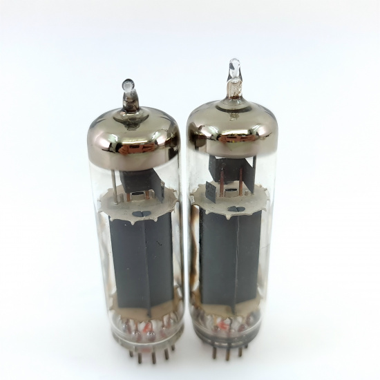 2 X PL82 TITAN TUBE. TUNGSRAM...