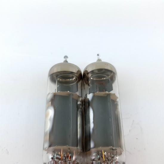 2 X PL82 TITAN TUBE. TUNGSRAM...