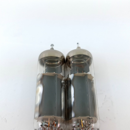 2 X PL82 TITAN TUBE. TUNGSRAM PRODUCTION. MATCHED PAIR. 39. CH148
