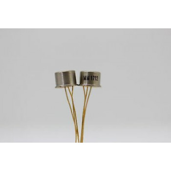 MM1712 TRANSISTOR GOLDEN NOS( New Old Stock ) 1PC. C132U10F100214