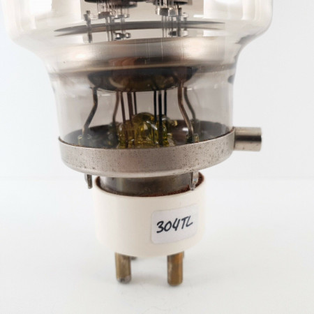 1 X 304TL / VT129 EIMAC TUBE. EXTERIOR GRID RING. OLD PLATES. USED. 4U  ENA