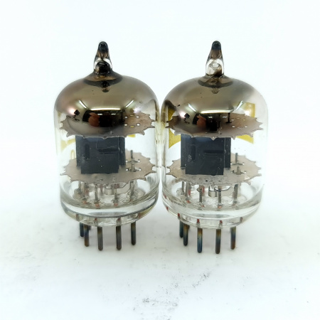 2 X 5670 RAYTHEON TUBE. BLACK PLATES. SQUARE GETTER. 18. CB397