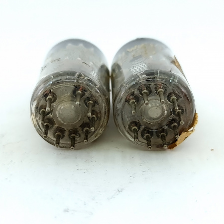 2 X EF86 MINIWATT TUBE. 1960s TOSHIBA PROD. MESH PLATE. MATCHED PAIR. 29. CB397