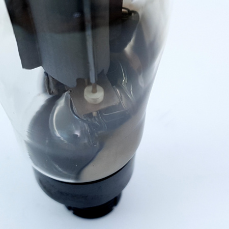 1 X EL38 MULLARD TUBE. 1960s PROD. DUAL RECTANGULAR GETTER. 74. CB397