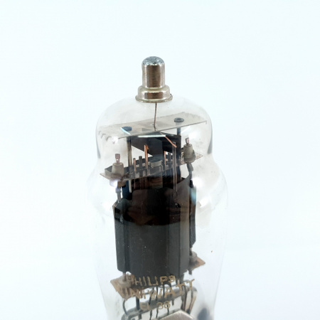 1 X EL38 PHILIPS-MINIWATT TUBE. 1960s PROD. BLACK PLATES. INVERTED CUP GETTER. 76. CB397