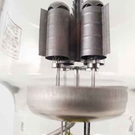 1 X 304TL / VT129 EIMAC TUBE. PARTICLES OF GLASS. OLD PLATES. 1950s. NOS 8  ENA