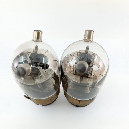 2 X 815 STANDARD BRAND TUBE. 1940s PROD. BLACK PLATES. SQUARE GETTER. PAIR. 7. CE2