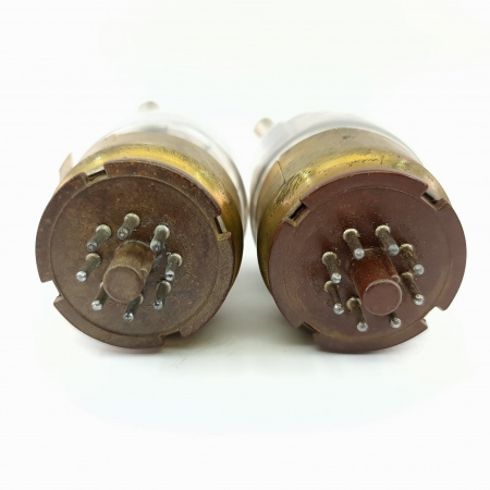 2 X 815 STANDARD BRAND TUBE. 1940s PROD. BLACK PLATES. SQUARE GETTER. PAIR. 7. CE2