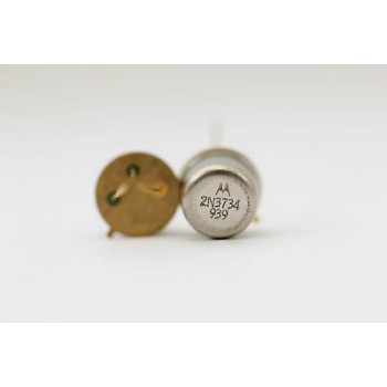 2N3734 MOTOROLA TRANSISTOR NOS( New Old Stock )1PC. C119U1F230816