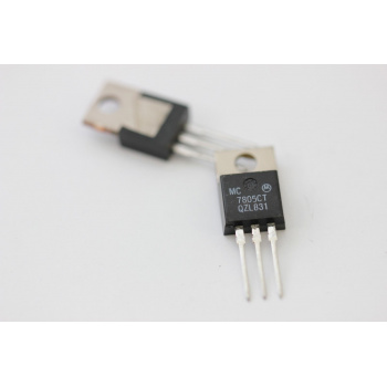 1 X MC7805CT MOTOROLA...