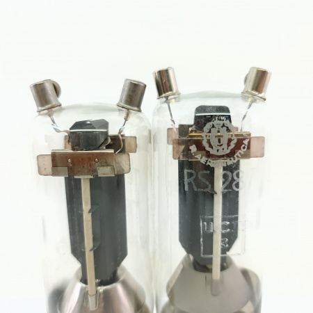 2 X RS287 TELEFUNKEN TUBE. 1940s PROD. FLAT GETTER. PAIR. 12. CB399