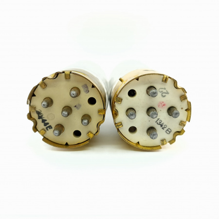 2 X RS287 TELEFUNKEN TUBE. 1940s PROD. FLAT GETTER. PAIR. 12. CB399