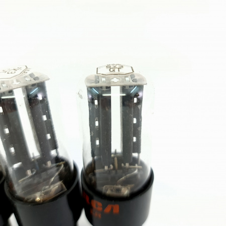 4 X 5Y3GT RCA TUBE. 1970s PROD. BLACK PLATES. RECTANGULAR GETTER. QUAD.12.CB400