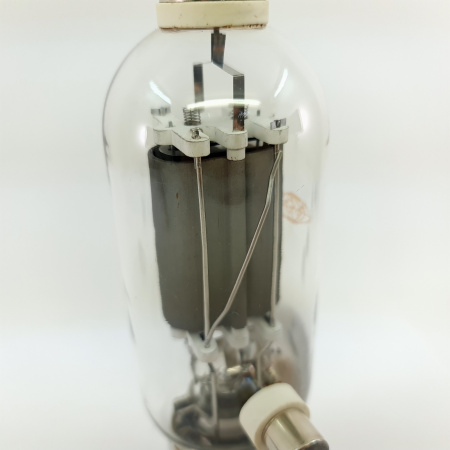 1 X 810 AMPEREX TUBE. 1960s PROD. RECTANGULAR GETTER. 1. CE37