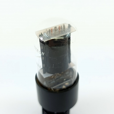 1 X 6V6GT HALTRON TUBE. 1950s PROD. BLACK PLATES. D-G. COPPER RODS. 6. CB402